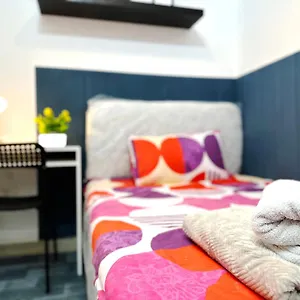 Homestay Deluxe Couple Partition In Tecom Near Metro, Dubai